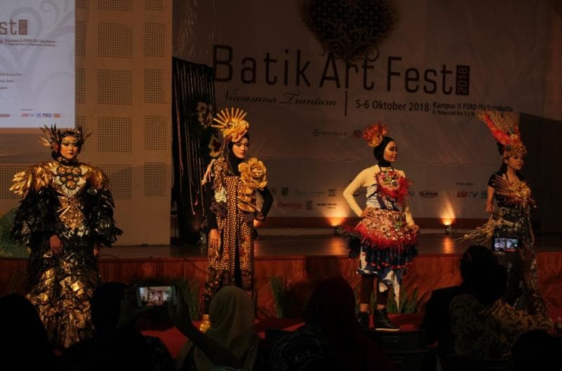 Batik Art Fashion 2018 mengambil tema "Niwasana Truntum". (Soloevent)