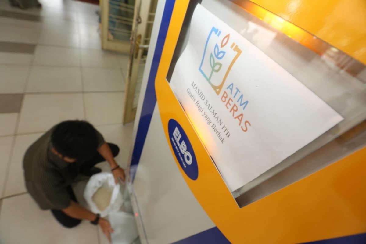 Keren, Masjid Ini Sediakan ATM Beras untuk Kaum Dhuafa