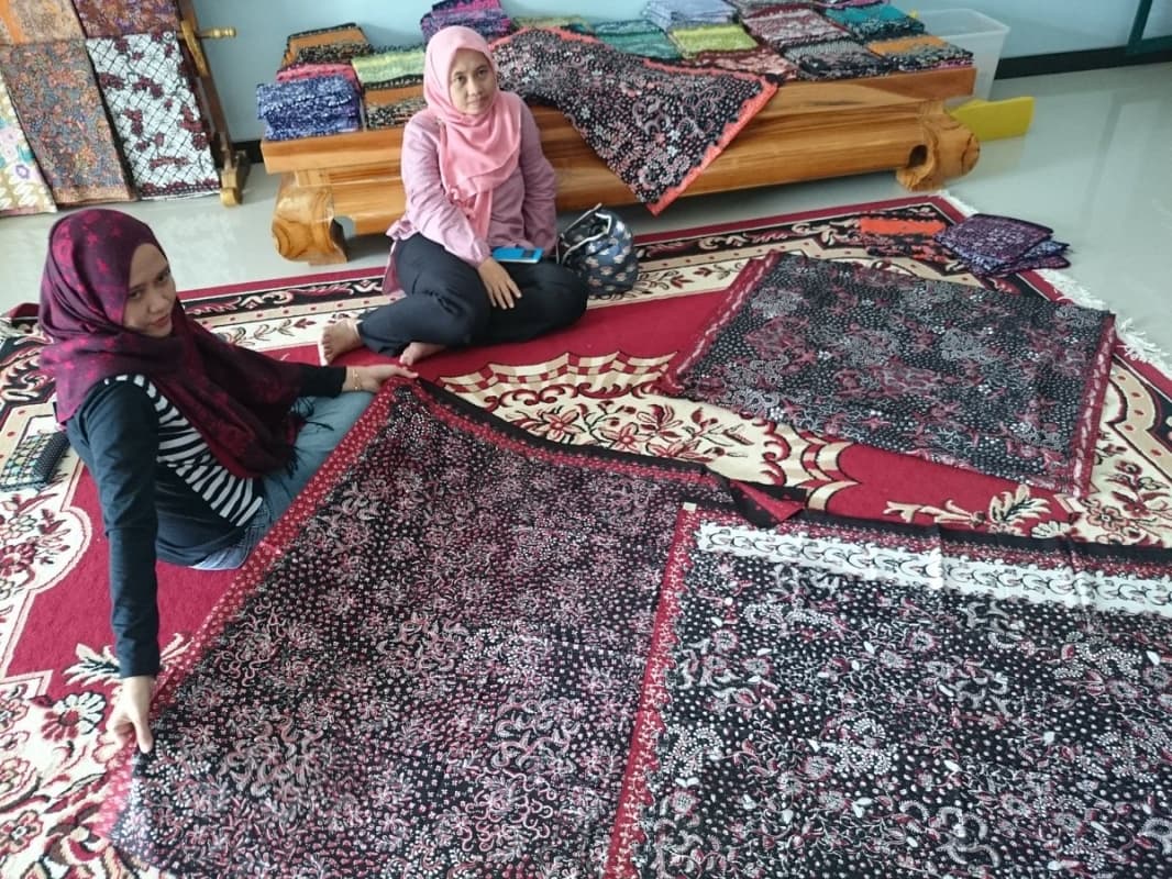 Kampung Batik Lasem menggerakkan perekonomian warga Rembang. (Pejalansantai)