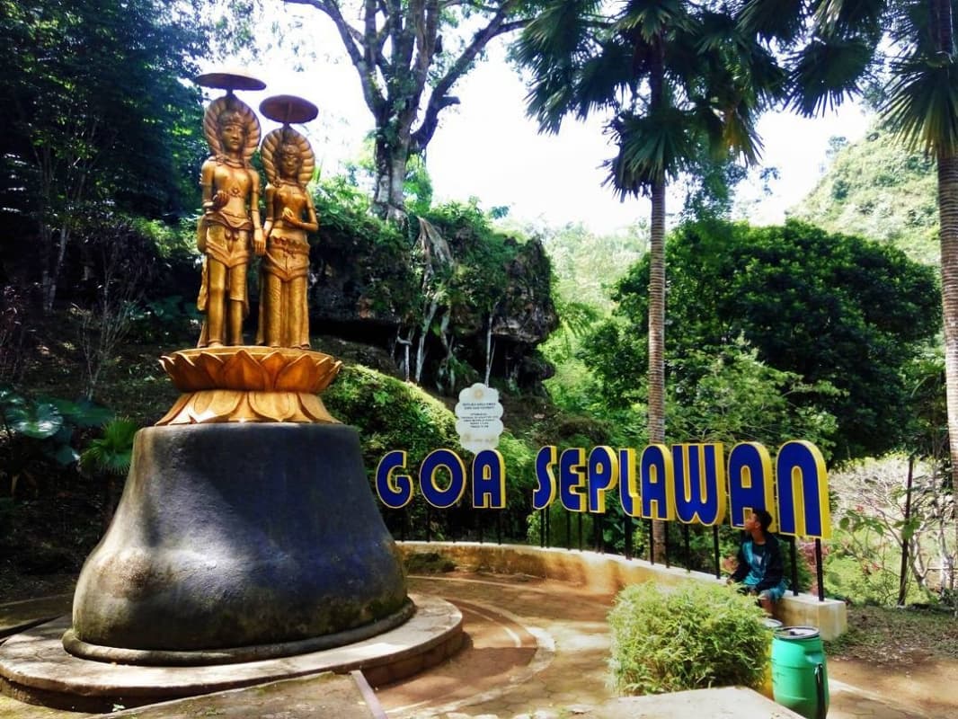 Goa Seplawan Diyakini Sebagai Persinggahan Penguasa Laut Selatan