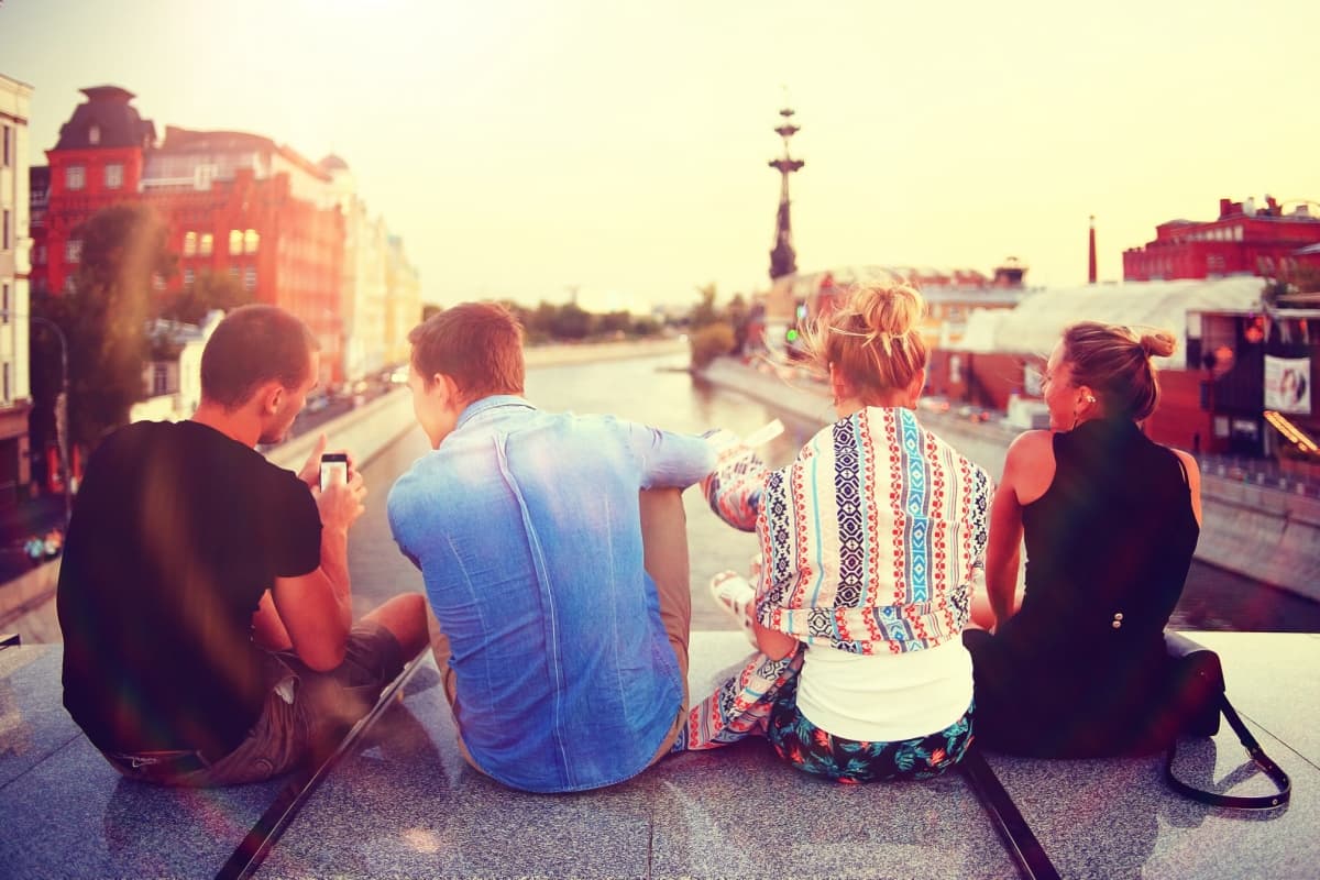 Perempuan dan Laki-Laki Rupanya Punya Kebiasaan Berbeda Saat Traveling, lo!