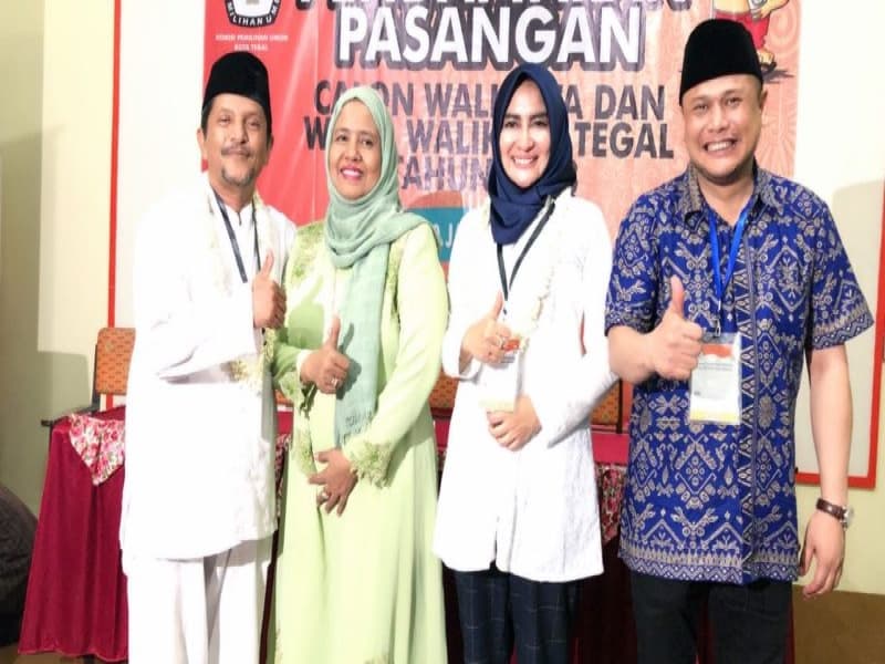 Pasangan Calon (Paslon) Pilwakot Tegal 2018 dari PKB dan Nasdem, Habib Ali Zaenal Abidin-Tanty Prasetyoningrum mendaftar ke KPUD Kota Tegal, pada Rabu (10/01/2018). (Nasdemjateng.id)