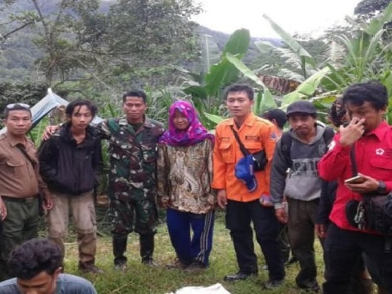 Mahasiswa Teknik Geologi Undip yang tersesat di Linggoasri, Kajen, Kabupaten Pekalongan. (Tribunnews.com)
