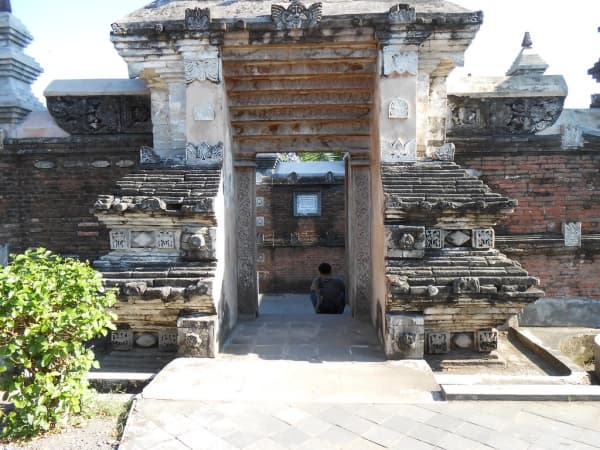 Pakai Jarit dan Dilarang Memotret, Sejumlah Aturan di Makam Para Raja Mataram Kotagede