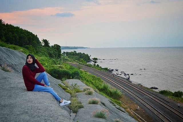 Berlibur ke Batang? Ini Pantai yang Patut Kamu Kunjungi
