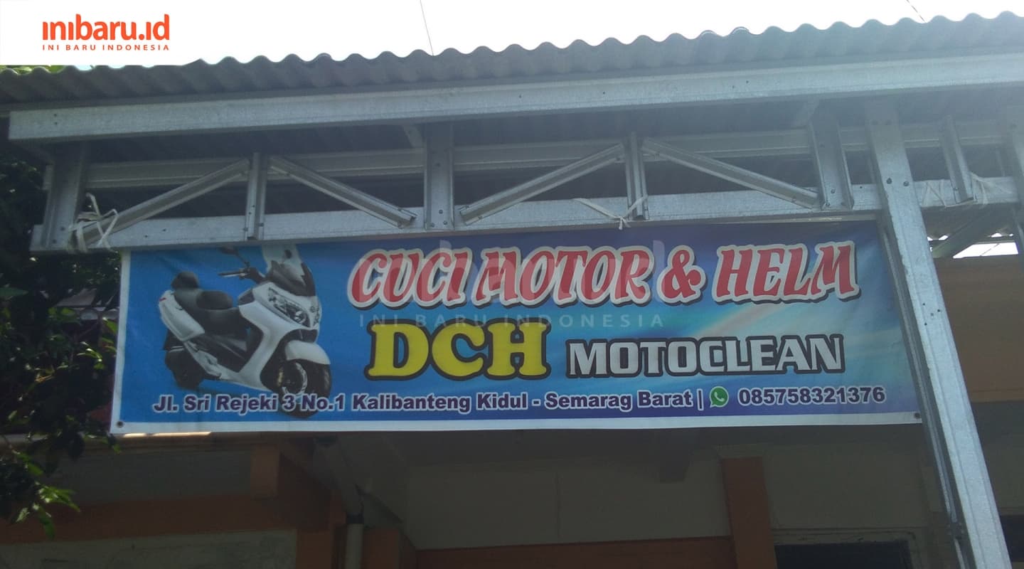 Proses Cuci Helm Hingga Kinclong ala Delivery Clean Helmet (DCH) Semarang