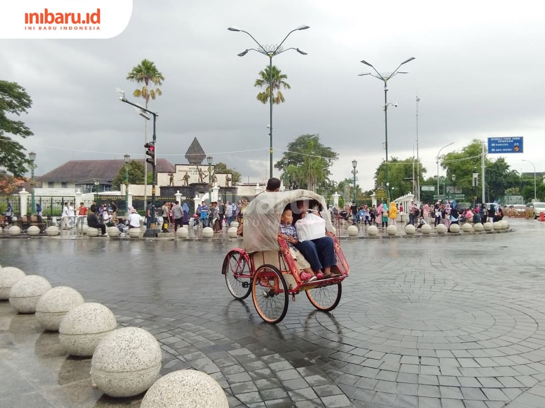Di Nol Kilometer Yogyakarta kamu bisa menemukan berbagai bangunan bersejarah. (Inibaru.id/ Isma Swastiningrum)