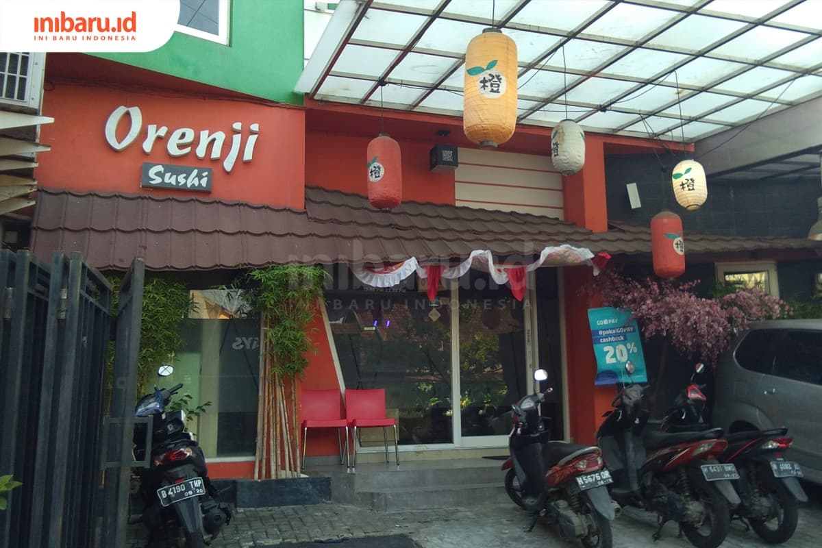 Orenji Sushi Semarang tampak depan. (Inibaru.id/ Isma Swastiningrum)