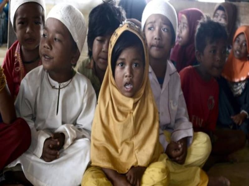 Memeluk Islam Sesuai Kesepakatan Suku