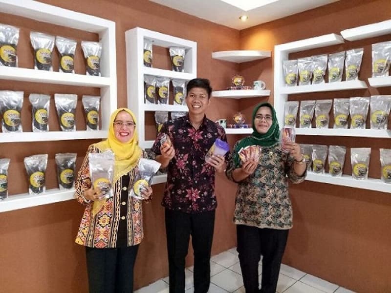 Cokelat Adam, salah satu produk unggulan Kabupaten Padang Pariaman, Sumatra Barat. (Sumbartoday.com)