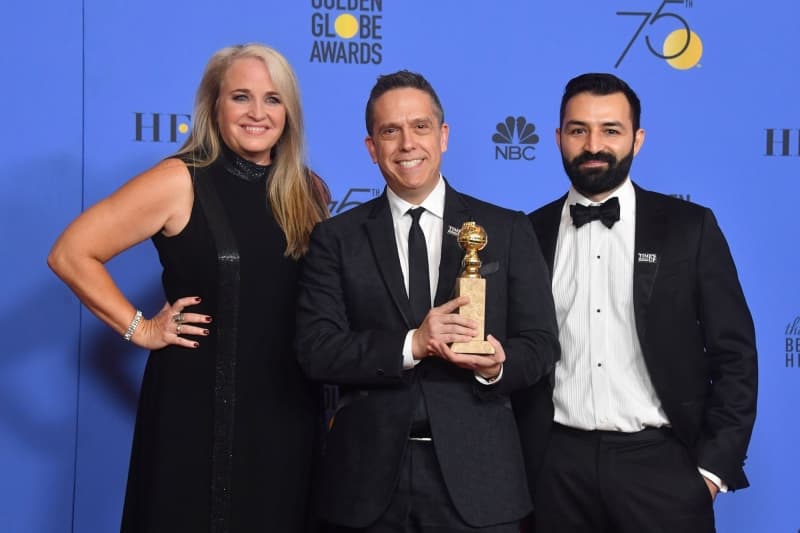 Coco dinobatkan sebagai Film Animasi Terbaik pada Golden Globe Awards 2018. (Ew.com/getty)