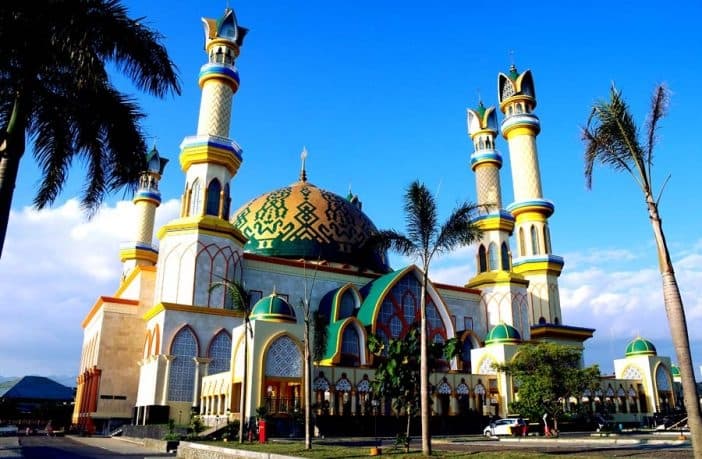 Masjid Hubbul Wathan Lombok (apwtour.com)