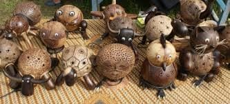 Kerajinan tempurung kelapa (visitcentraljava.com)