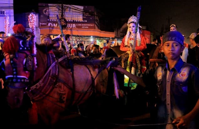 Karnaval Pesta Baratan (metronews.com)