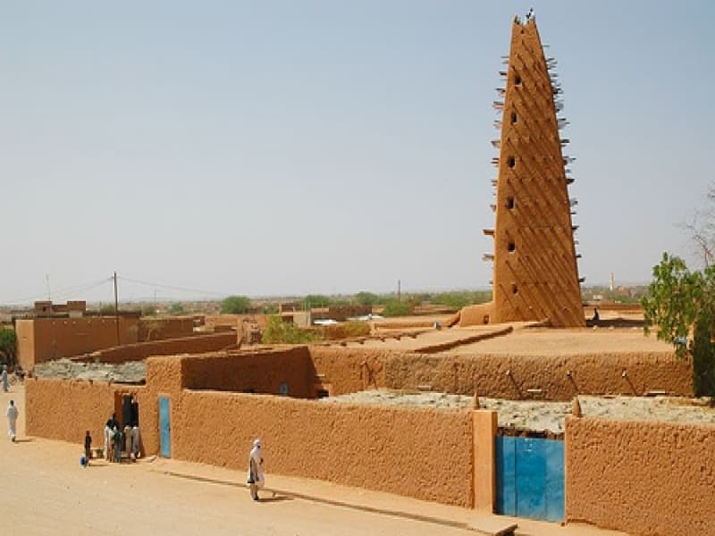Masjid Agadez (pinterest.com)