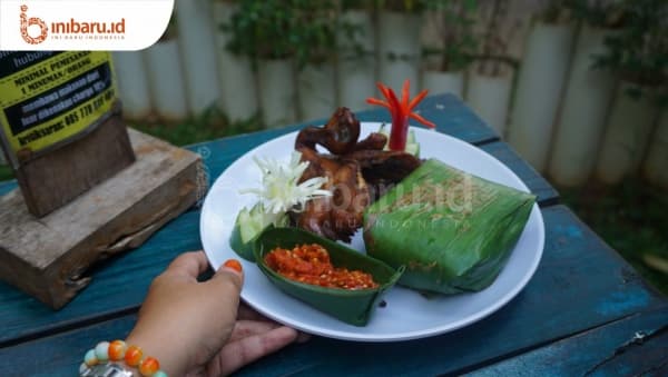 Tower Cafe, Tempat Nongkrong 24 Jam yang Asyik buat Keluarga