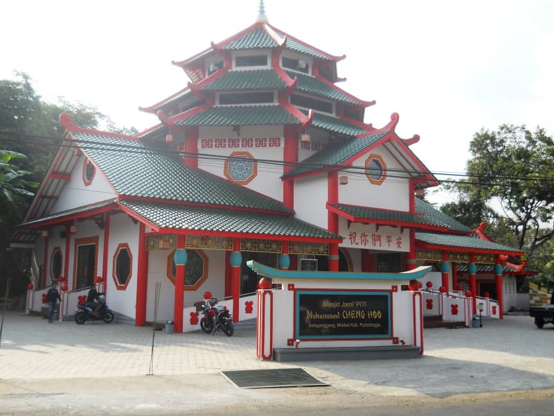 Masjid Cheng Hoo. (Teguhrahardjo-st.blogspot.co.id)