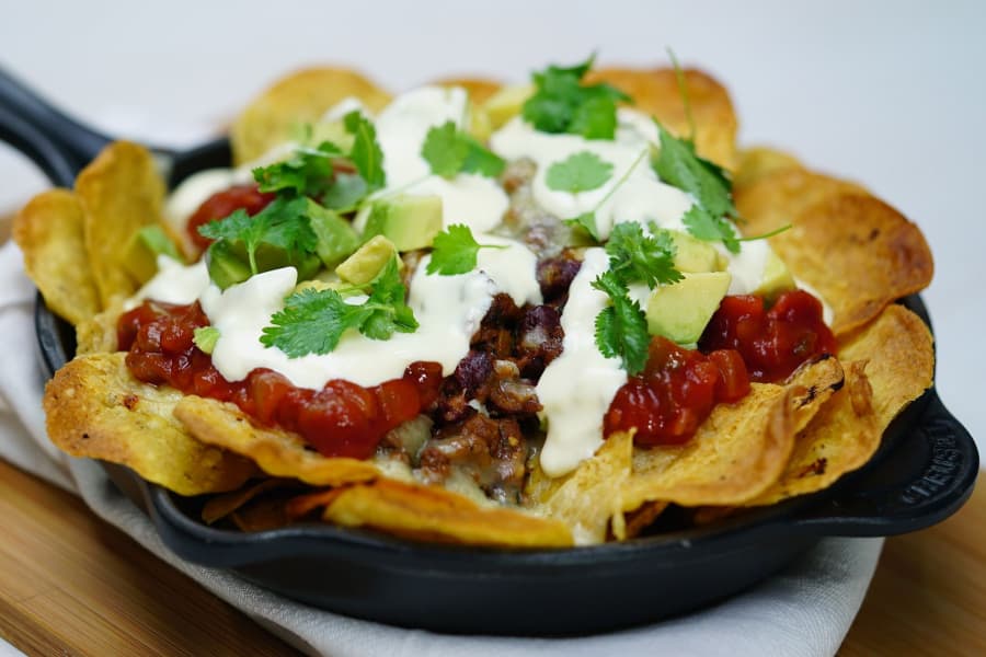 Berbuka dengan Cheesy Beef Nachos, Sajian Sederhana yang Mendunia