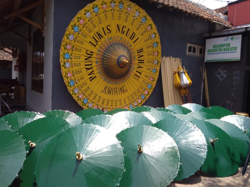 Payung lukis Ngudi Rahayu (Klatenhitz.com)