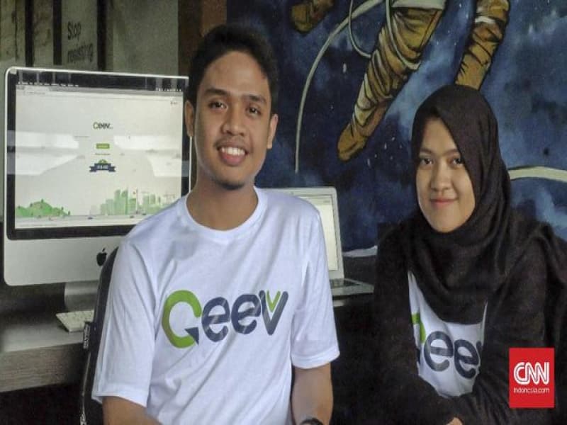 Andika Deni Prasetya dan Azka A Slimi pencipta mesin pencari lokal Indonesia bernama Geevv. (CNN Indonesia/Bintoro Agung)
