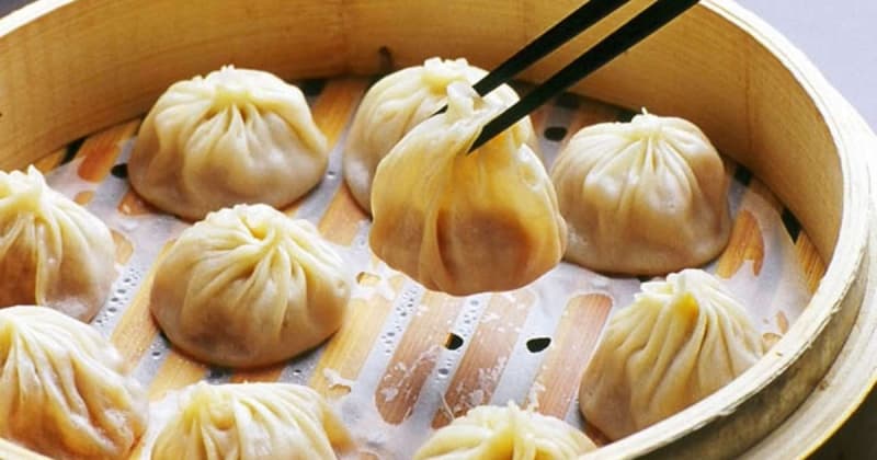 Dumpling yang biasa disajikan orang Tiongkok wilayah utara saat Imlek. (mtlblog.com)