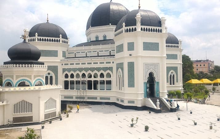 Al-Mashun, Masjid “Tiga Benua” di Medan