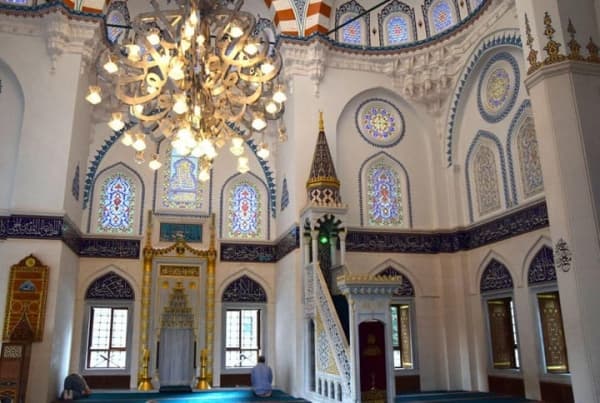 Masjid Camii, lokasi pernikahan Syahrini dan Reino. (matcha-jp.com)