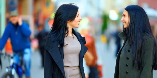 Tips Atasi Canggung Saat Reunian