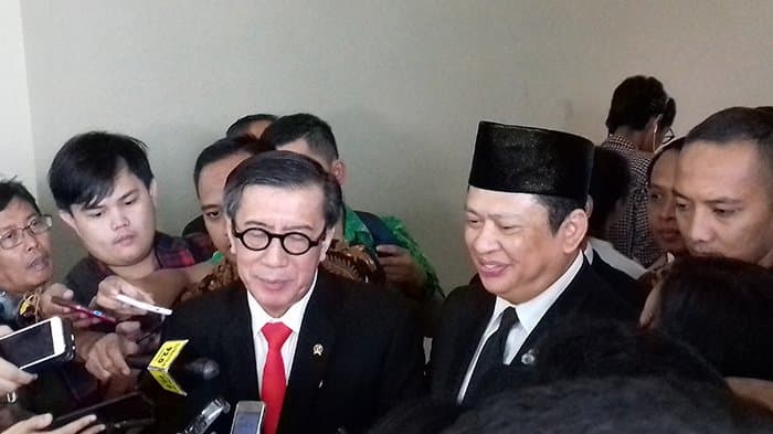 Ketua DPR Bambang Soesatyo dan Menkumham Yasonna Laoly seusai pengesahan RUU Antiterorisme di DPR RI. (Tribunnews.com/Fitri Wulandari)