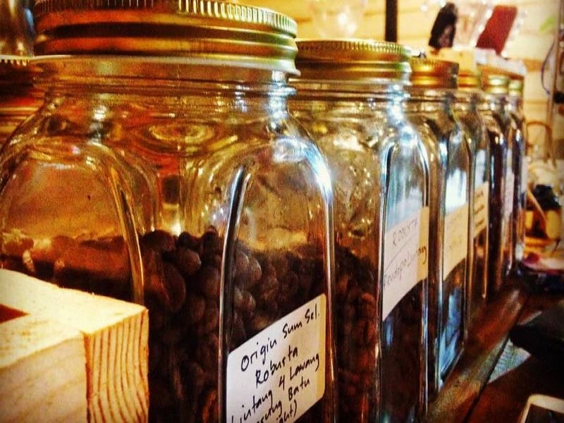 Menikmati Dua Rasa Kopi dalam Secangkir Kopi Empat Lawang