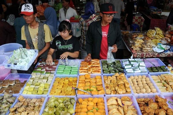 Penjual makanan di bulan Ramadan. (Bonvoyagejogja.com)