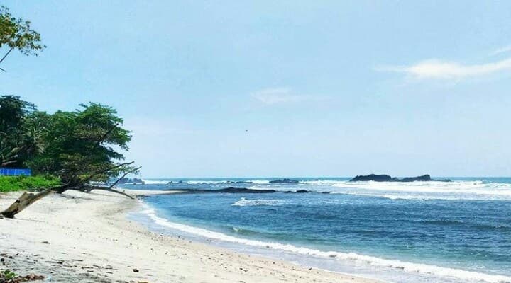 Keindahan pantai Pulau Nusakambangan (dutawisata.com)