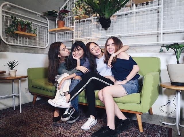 Nggak Cuma Jaksel, Masyarakat Urban yang Heterogen Pasti "Terjangkit" Bahasa Gado-Gado