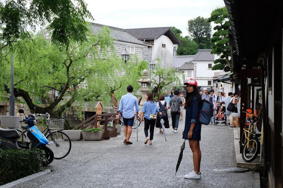 Bingung Ambil Foto Saat Solo Traveling? Coba Tips dari Anindya Putri Berikut