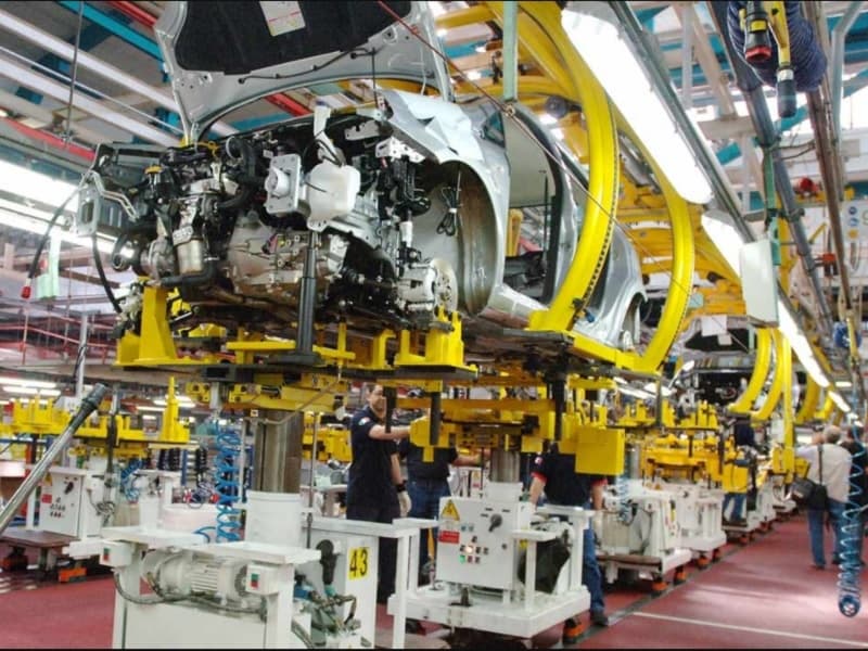 Pabrik Perakitan Mobil (Autonetmagz)