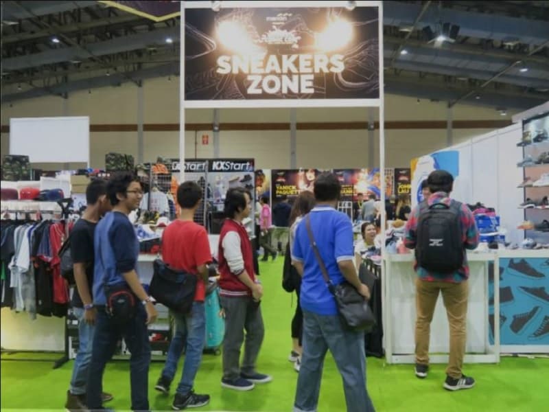Suasana Sneakers Zone di Indonesia Comic Cone 2017 (Beritagar/Andi Baso Djaya)