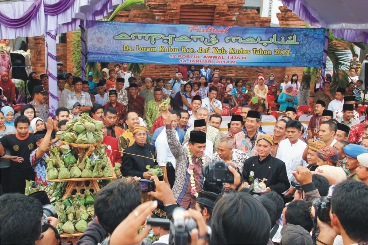 Festival Ampyang Maulid di Desa Loram Kulon, Kecamatan Jati, Kabupaten Kudus. (Blog Desawisataloramkudus)