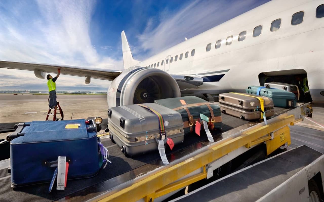 Kebijakan bagasi berbayar memicu kontroversi di kalangan pengguna pesawat terbang. (Bizlaw)
