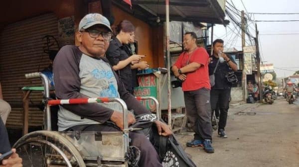 Ramjan, penyandang disabilitas yang menyambut kebebasan Ahok di Mako Brimob (TribunJakarta/Dwi Putra Kesuma)