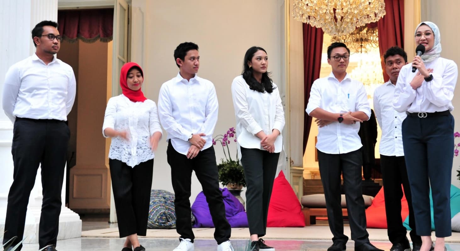 Muda dan Segar, Yuk Kenalan dengan Tujuh Staf Khusus Milenial Jokowi