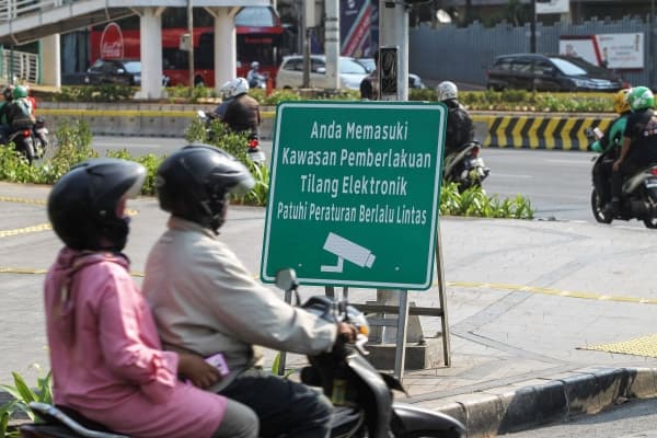 Tilang elektronik bagi pelanggar lalu lintas. (Media Indonesia/Pius Erlangga)