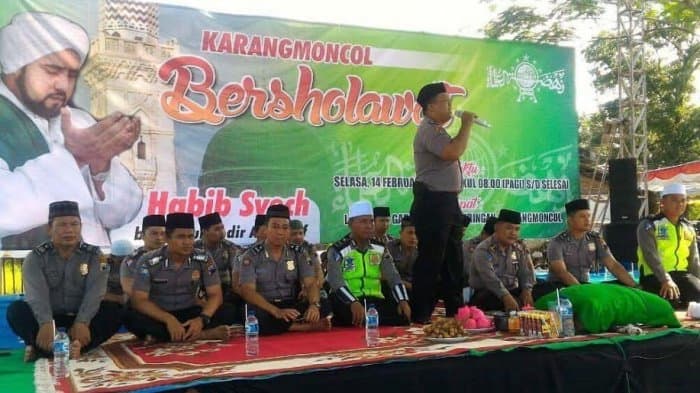 Acara "Karangmoncol Bershalawat". (Tribun Jateng)