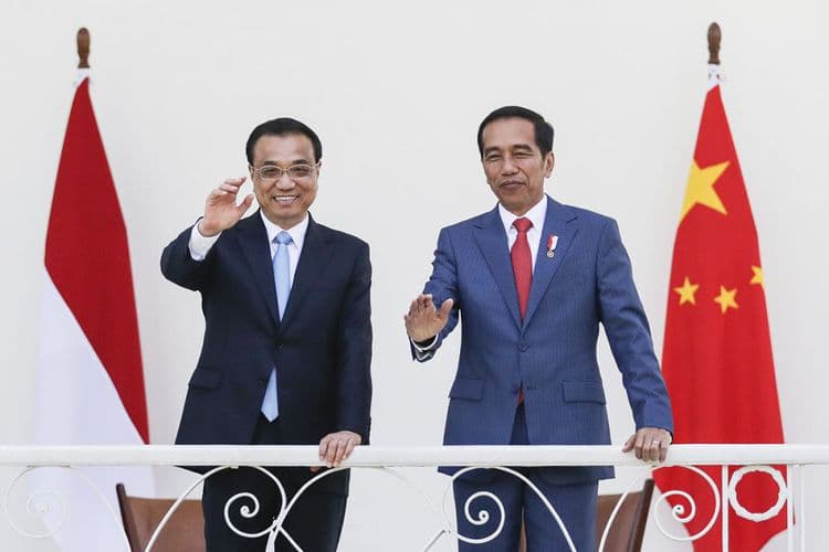 Presiden Jokowi bersama PM China, Li Keqiang. (kompas.com)