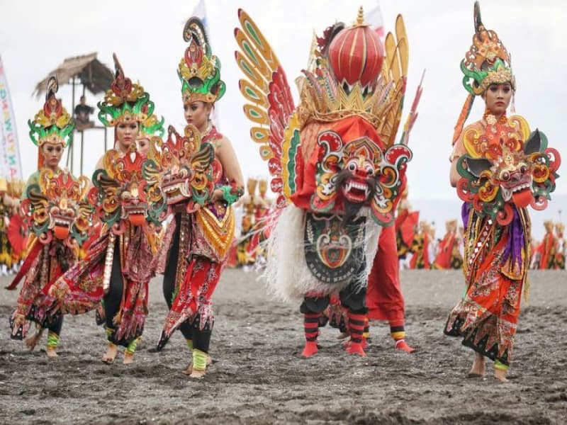 Barong dan tari Jaripah di Festival Gandrung Sewu 2017. (Ira Rachmawati/Kompas)