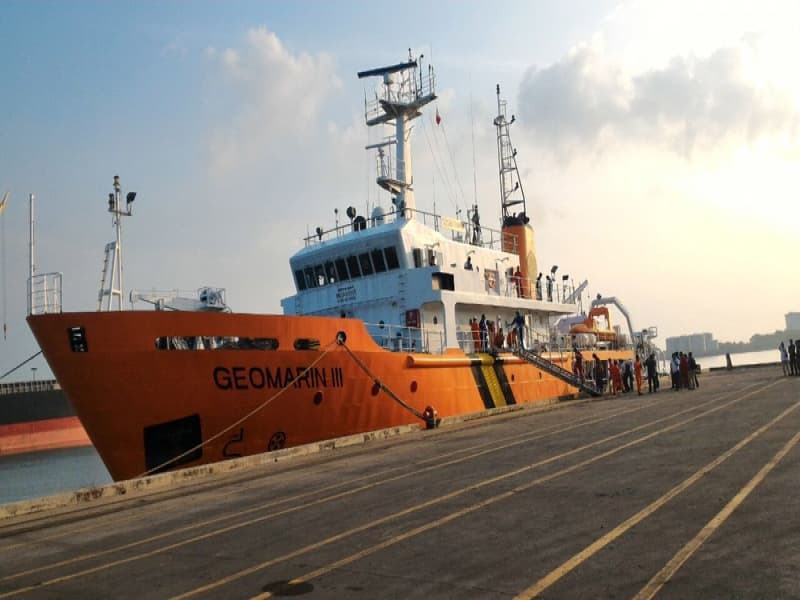 Uji coba (sea trial) Kapal Riset Geomarin III di Selat Sunda, belum lama ini. Kapal tersebut akan digunakan untuk melakukan survei potensi OTEC di Indonesia. (Kementerian ESDM)