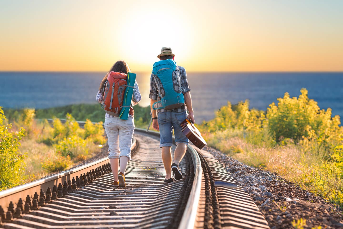 Traveling bersama pasangan. (Shutterstock)
