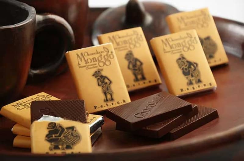 Lantaran rasa dan kemasannya yan menarik, Coklat Monggo menjadi salah satu produk cokelat lokal yang banyak diminati wisatawan sebagai oleh-oleh. (Spotunik.com)