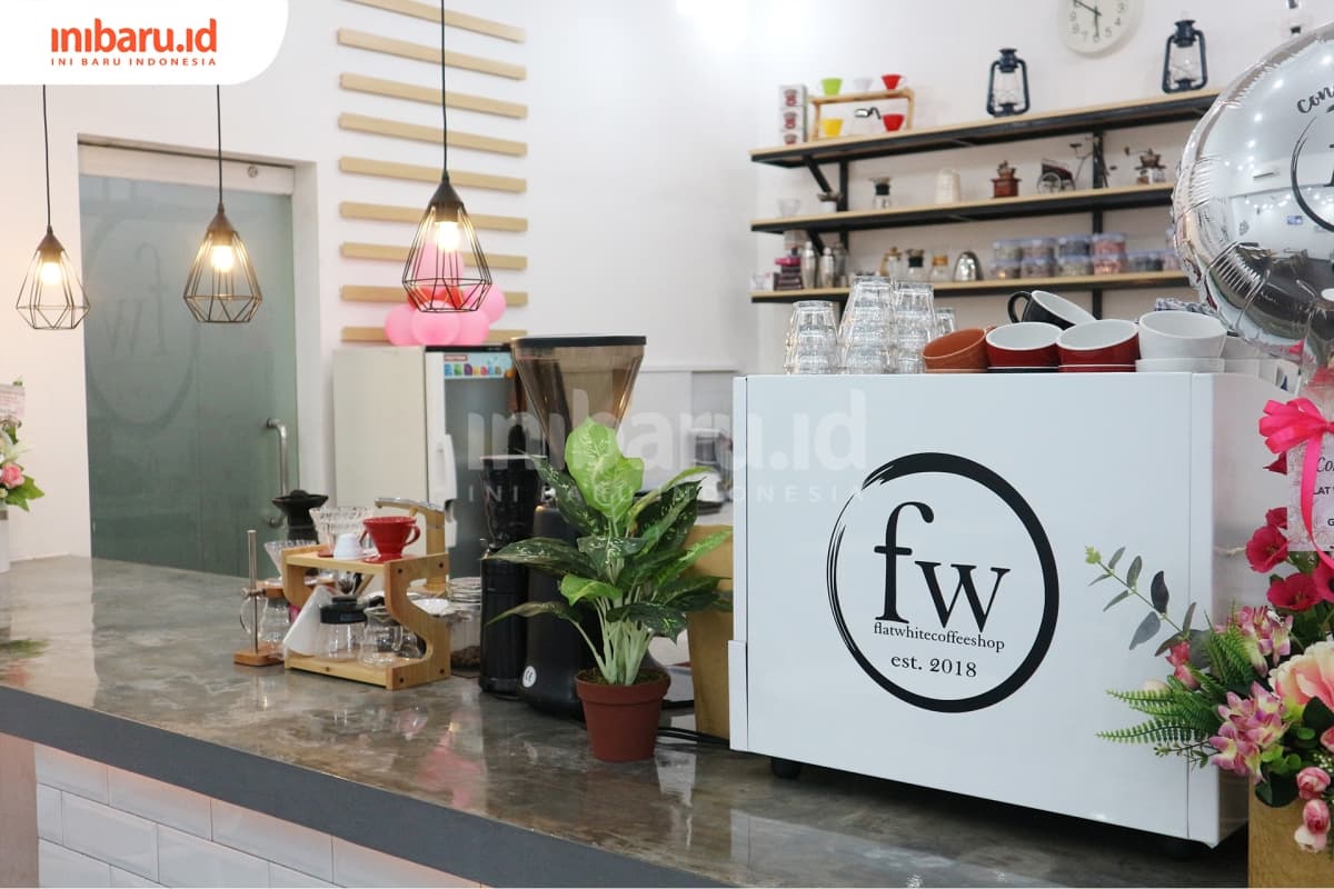 Menyesap Nikmat dan Harum Kopi-Kopi Flat White Semarang