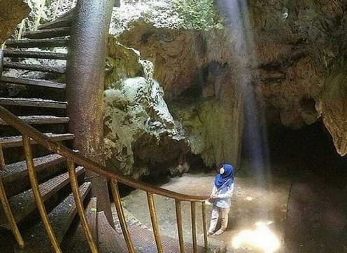 Eksotis dan Indahnya Bebatuan Goa Seplawan Purworejo