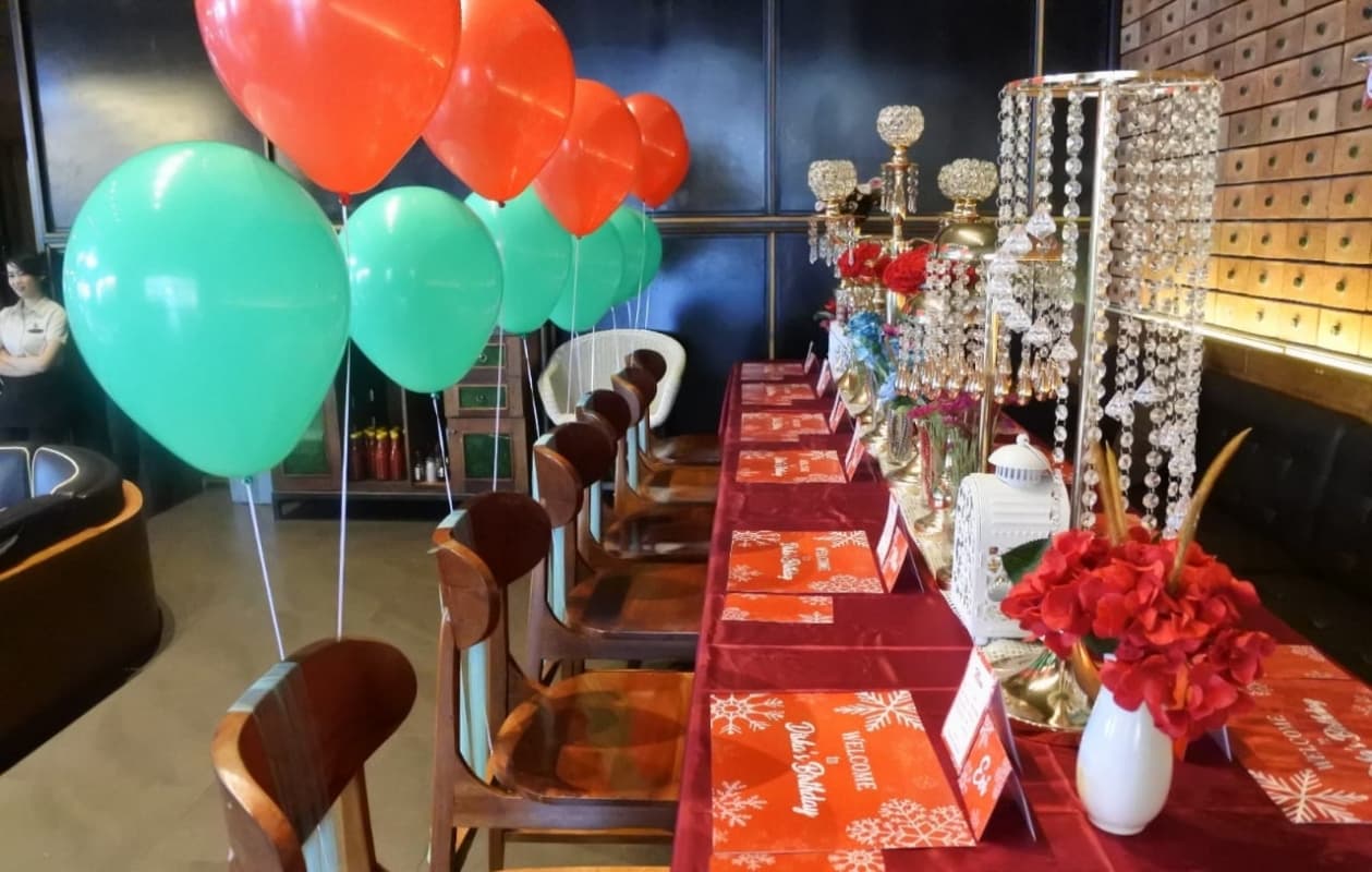 Party planner menjadikan dekorasi untuk makan malam romantis sebagai bisnis. (Twenty One)
